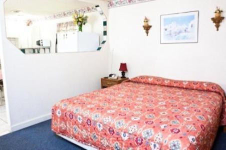 Havasu Inn & Suites Lake Havasu City Room photo